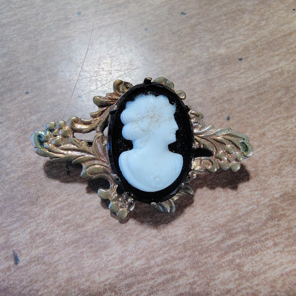 Elegant Gold and Black Male Cameo Brooch